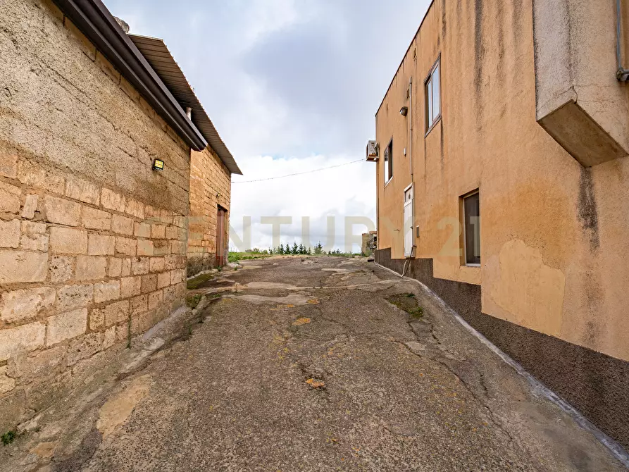 Immagine 9 di Villa in vendita  in Via Monsignor Saverio Gerbino 56 a Caltagirone