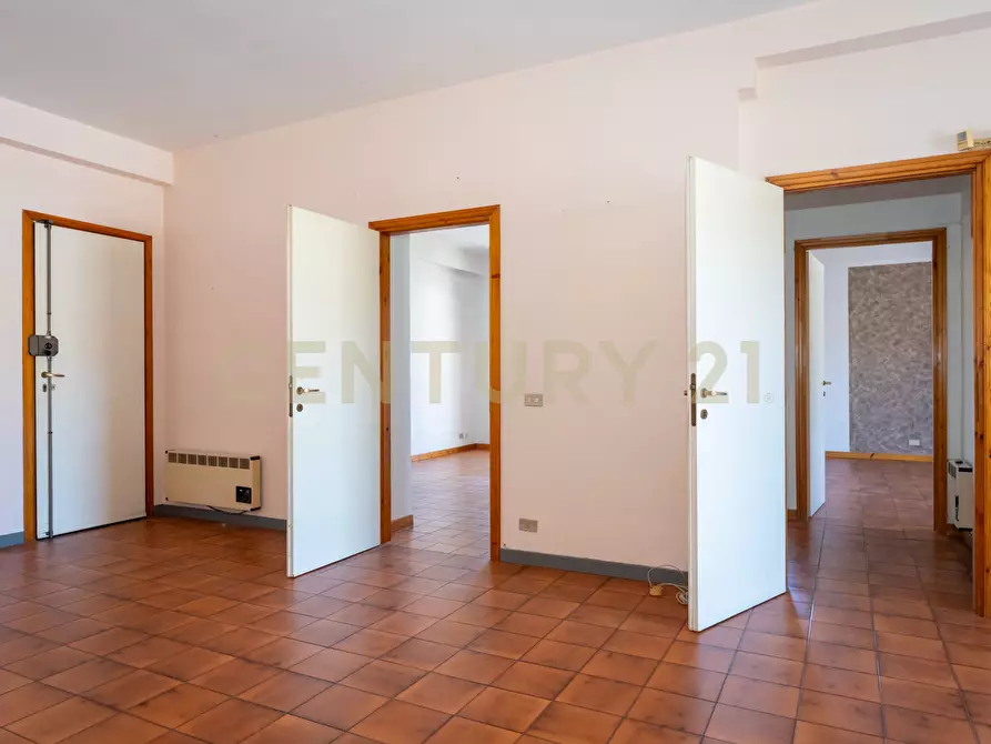 Immagine 12 di Trilocale in vendita  in Via Nazionale a Aci Castello