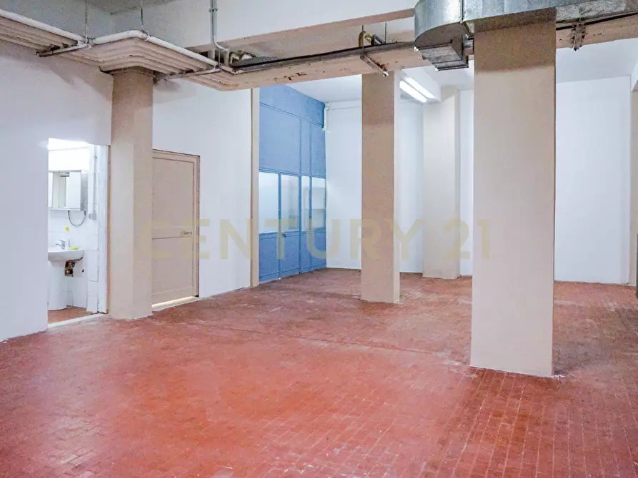 Immagine 18 di Locale commerciale in vendita  in Via Federico Nansen 24 a Roma