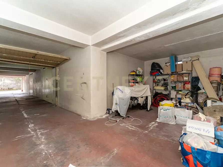 Immagine 39 di Quadrilocale in vendita  in Via Giolitti Giovanni SNC a Gravina Di Catania