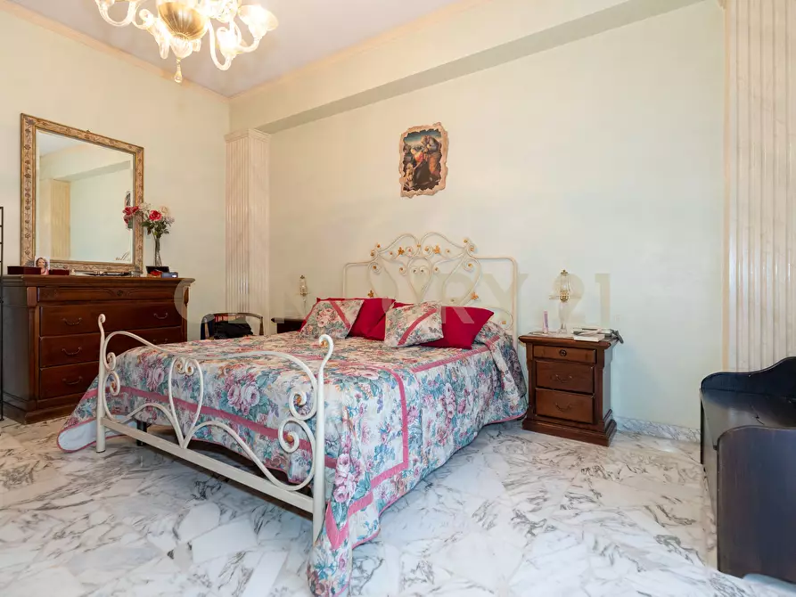 Immagine 2 di Pentalocale in vendita  in Piazza Giovanni Longo 122 a Misterbianco