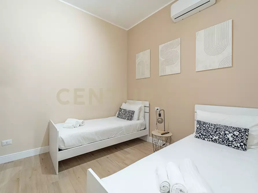 Immagine 8 di Bilocale in vendita  in Via Girolamo Benzoni a Roma