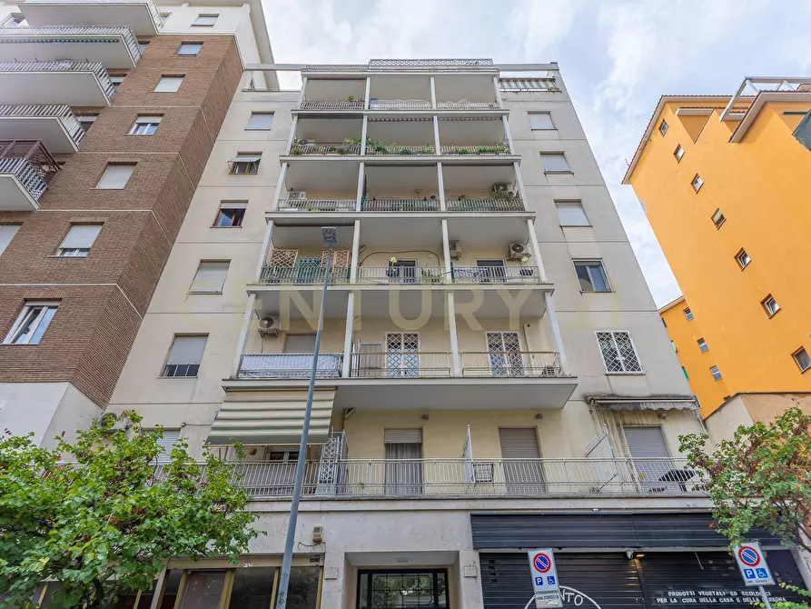 Immagine 42 di Attico in vendita  in Via Tripolitania 182 a Roma