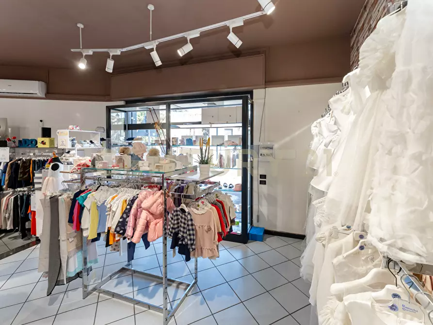 Immagine 20 di Attività commerciale in vendita  in Via Vittorio Emanuele 214 a Belpasso