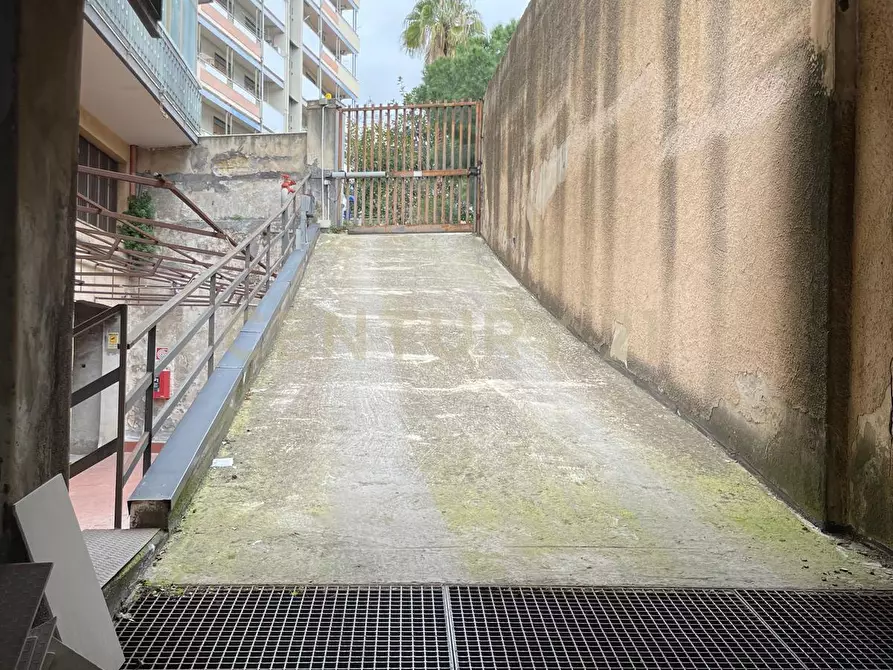 Immagine 9 di Garage in vendita  in Via Caronda 470 a Catania