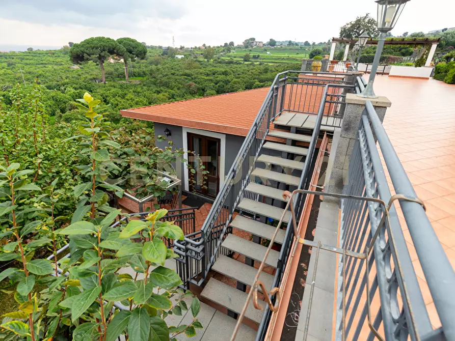Immagine 77 di Villa in vendita  in Via Brinzio 20 a Aci Catena