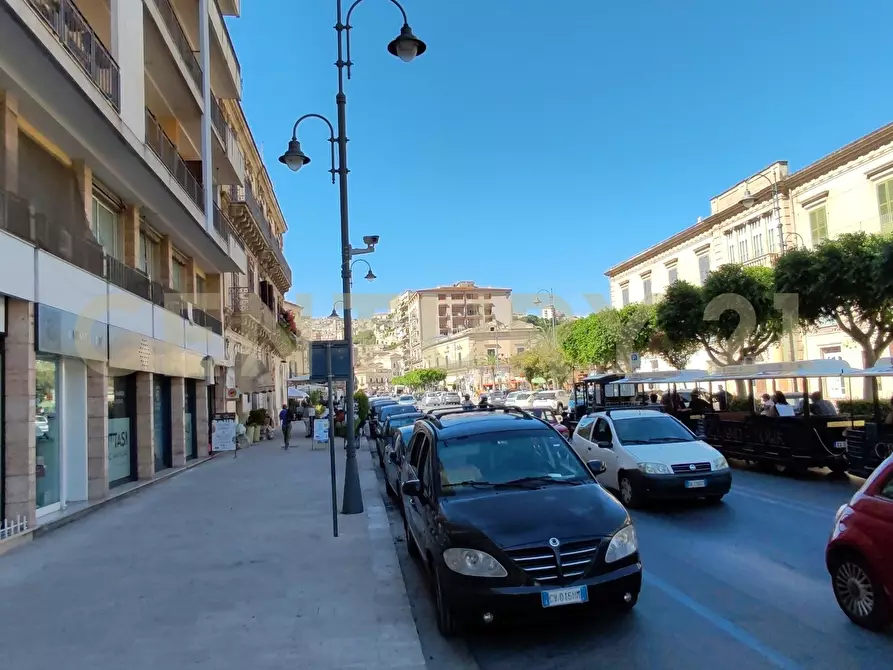 Immagine 8 di Pentalocale in vendita  in Corso Umberto I 1C a Modica