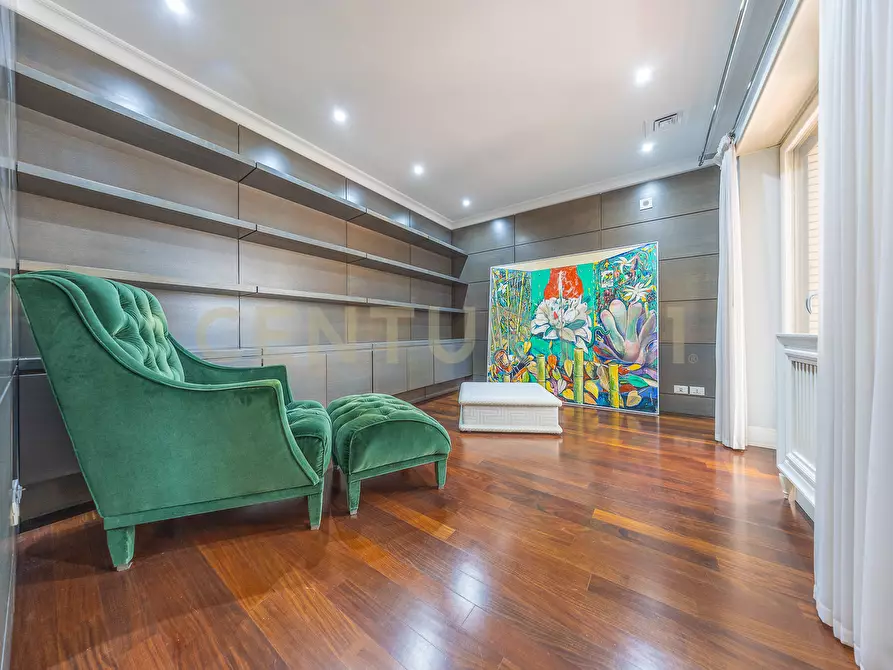 Immagine 28 di Appartamento in vendita  in Via Bevagna 68 a Roma