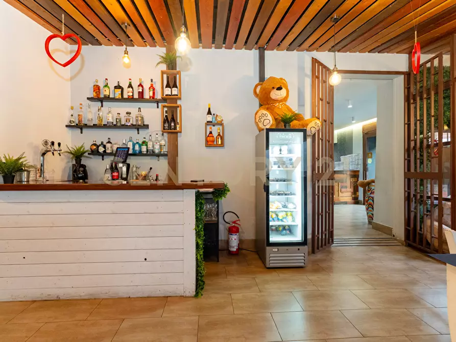 Immagine 16 di Pizzeria / Pub in vendita  in Via Umberto 80 a Sant'agata Li Battiati