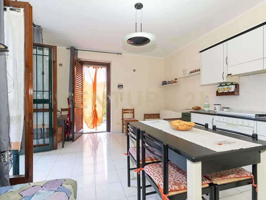 Immagine 25 di Porzione di casa in vendita  in Via Simone Neri 7 a Mascali