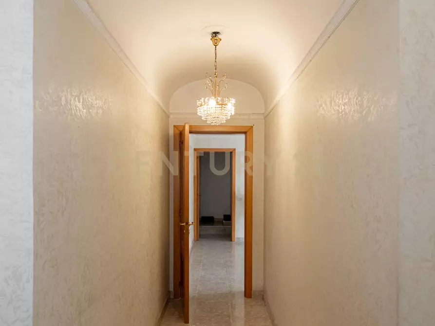 Immagine 48 di Pentalocale in vendita  in Via Giuseppe Garibaldi 179 a Catania