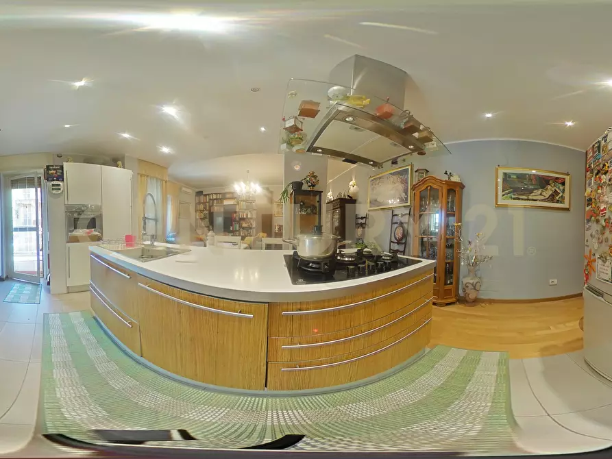 Immagine 43 di Quadrilocale in vendita  in Via Nizzeti 60 a Catania