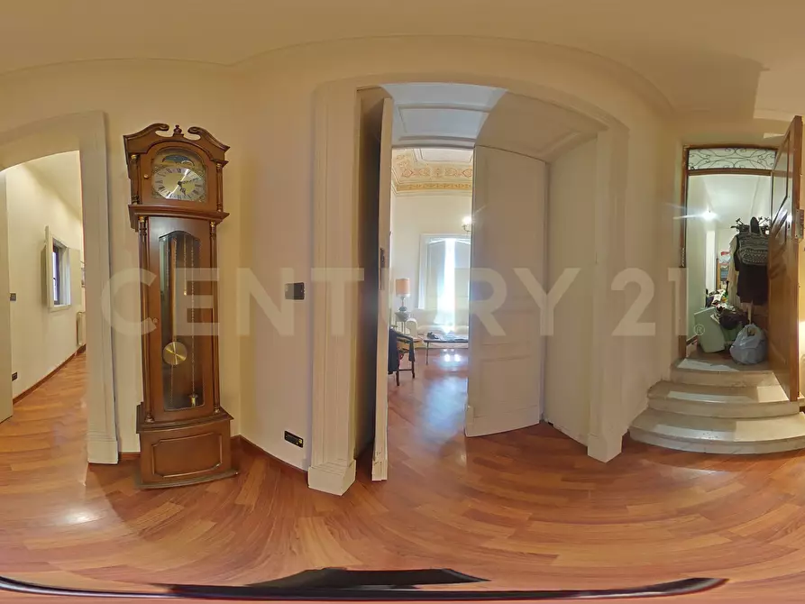 Immagine 58 di Pentalocale in vendita  in Via Etnea 196 a Catania