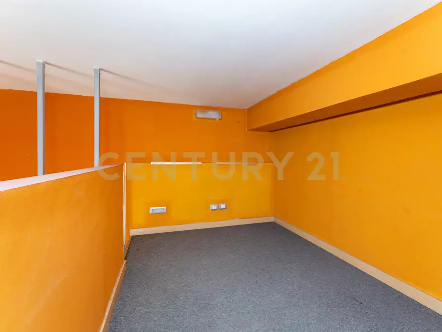 Immagine 19 di Locale commerciale in vendita  in Via Padova 64 a Catania