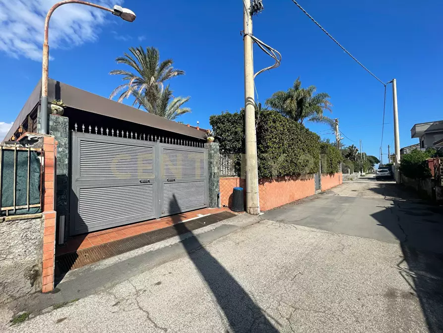 Immagine 5 di Casa indipendente in vendita  in Via Maccarello 43 a Catania