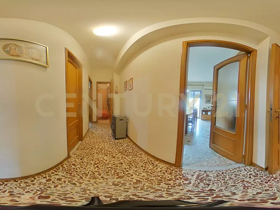 Immagine 11 di Trilocale in vendita  in Via Torino 86 a Catania