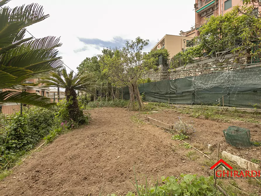 Immagine 20 di Garage in vendita  in Viale Villa Chiesa a Genova