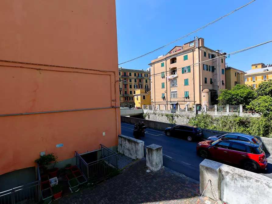 Immagine 27 di Trilocale in vendita  in VIA CHIARAVAGNA 5 a Genova