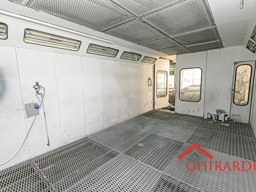 Immagine 12 di Attività artigianale in vendita  in VIA VEZZANI 210R a Genova