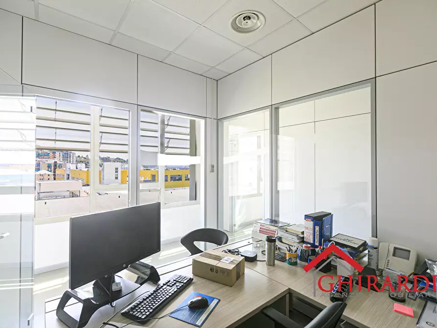 Immagine 5 di Ufficio in vendita  in Via delle Nuove Tecnologie Enrico Albareto 21 a Genova