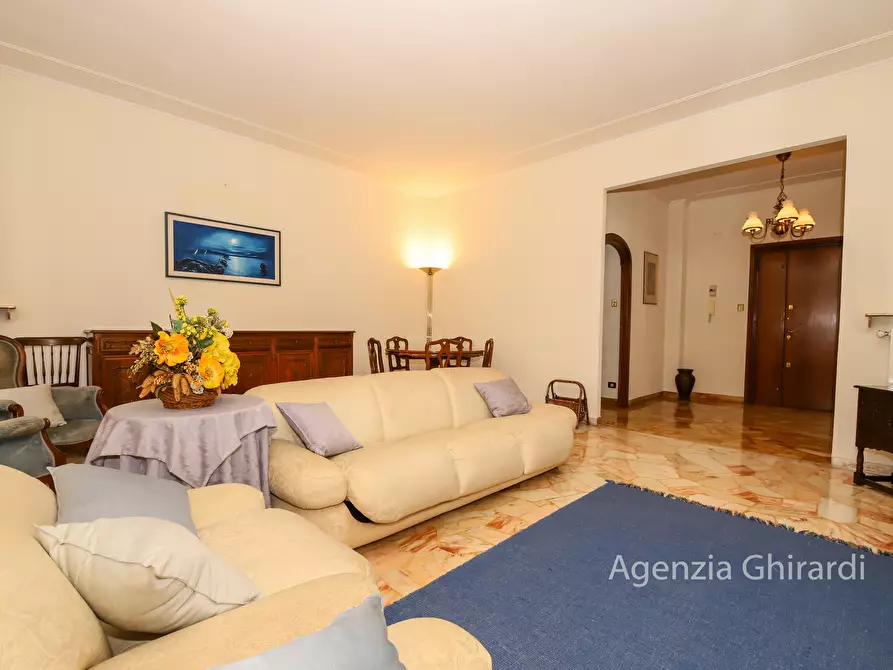 Immagine 1 di Trilocale in vendita  in Via Briscata 7 a Genova