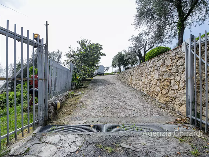 Immagine 8 di Villa in vendita  in VIA CANTALUPO a Varazze