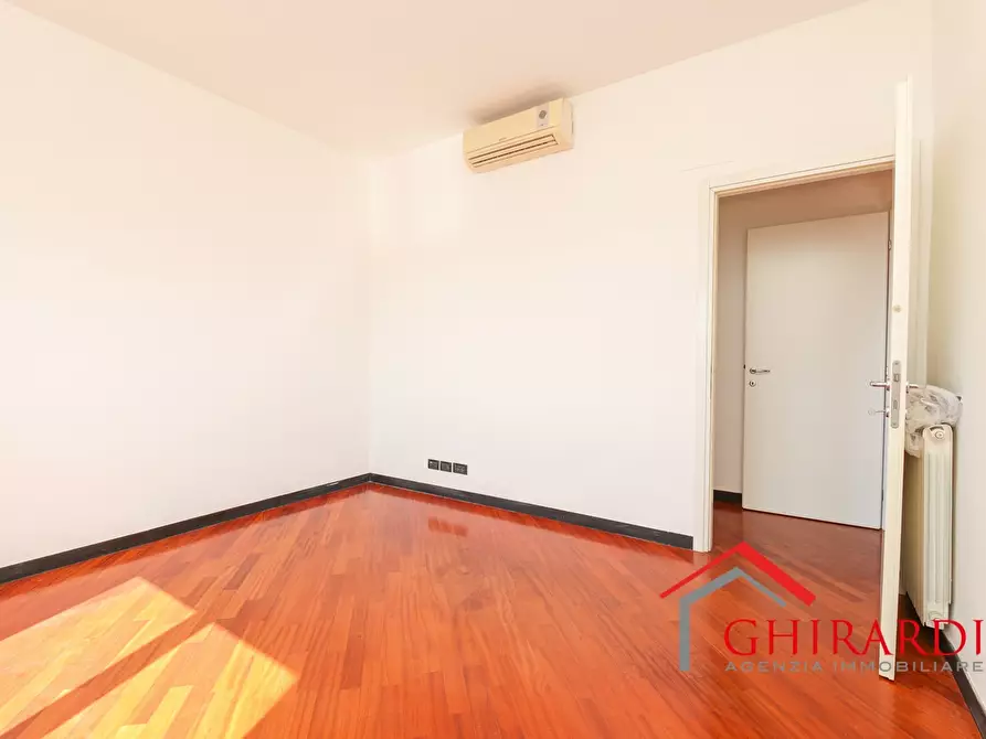 Immagine 21 di Trilocale in vendita  in VIA DELL'INSURREZIONE 12A a Genova