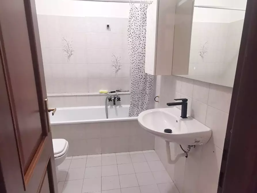 Immagine 27 di Bilocale in affitto  in VIALE VILLA GAVOTTI 43 a Genova