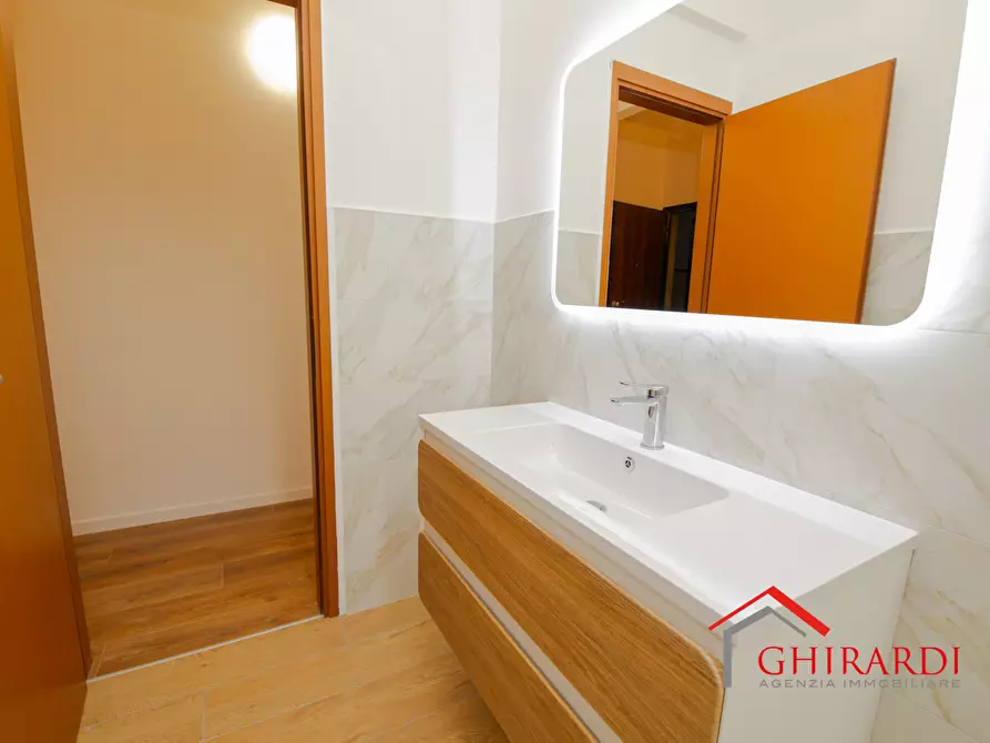 Immagine 15 di Bilocale in vendita  in VIA MURTOLA 62 a Genova