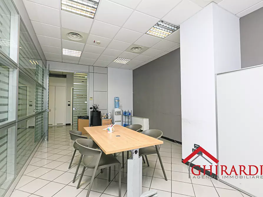 Immagine 5 di Ufficio in vendita  in Via Bombrini a Genova