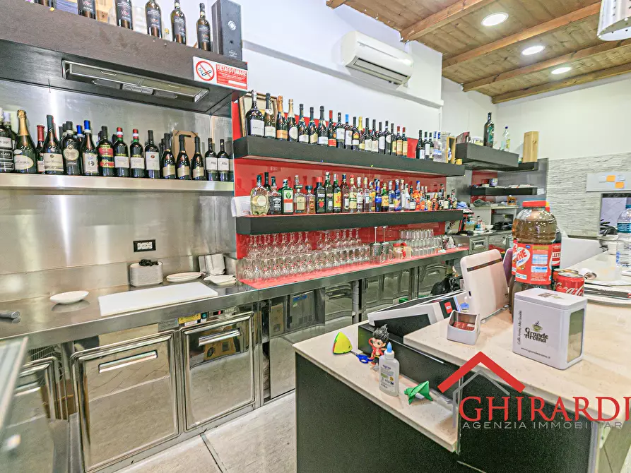 Immagine 13 di Locale commerciale in vendita  in VIA SALUCCI 13-15R a Genova