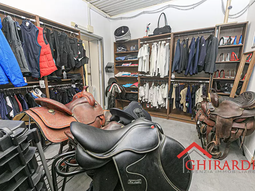 Immagine 18 di Attività commerciale in vendita  in VICO CAMPETTO 3/5 R a Genova