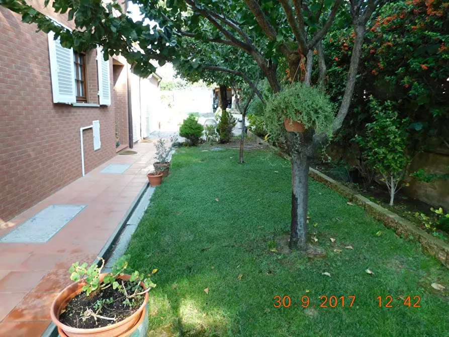 Immagine 30 di Casa bifamiliare in vendita  a Livorno