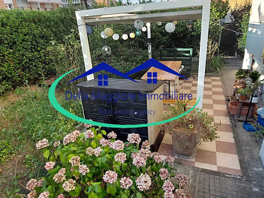 Immagine 3 di Appartamento in vendita  in via delle abetelle a Livorno