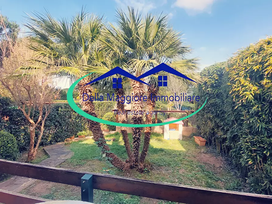 Immagine 18 di Villetta a schiera in vendita  a Livorno