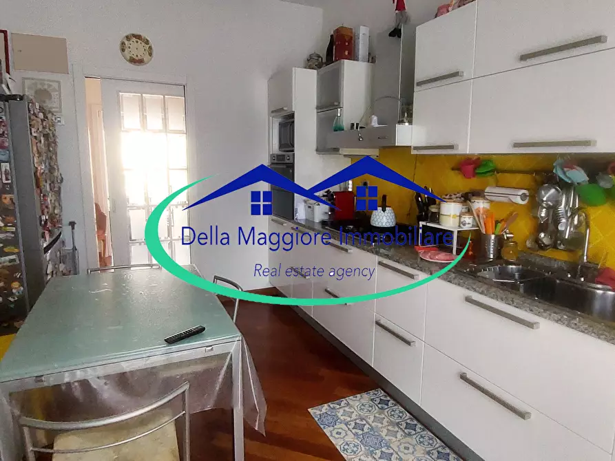 Immagine 10 di Appartamento in vendita  in Via Montebello a Livorno