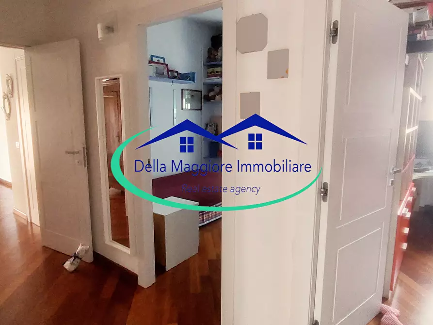 Immagine 15 di Appartamento in vendita  in Via Montebello a Livorno
