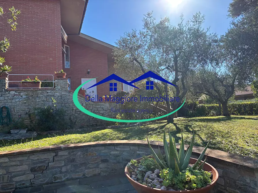 Immagine 32 di Villa in vendita  a Livorno