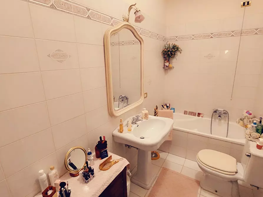 Immagine 23 di Appartamento in vendita  in via delle sorgenti a Livorno