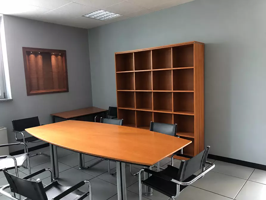 Immagine 14 di Attività artigianale in vendita  a Parma