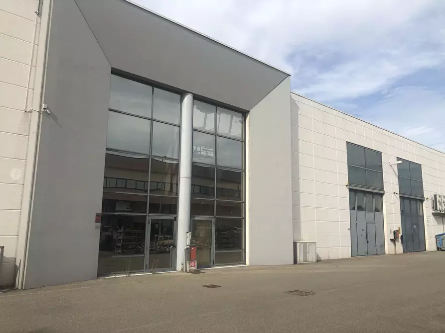 Immagine 27 di Attività artigianale in vendita  a Parma