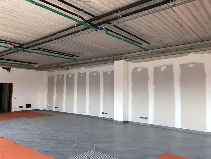 Immagine 6 di Ufficio in affitto  a Parma