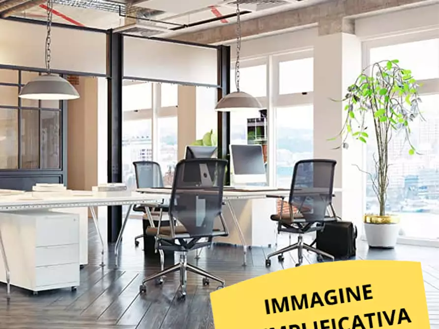 Immagine 13 di Ufficio in vendita  a Parma