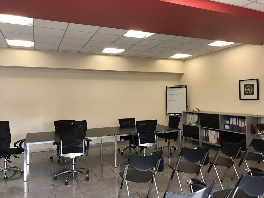 Immagine 5 di Capannone industriale in affitto  a Parma