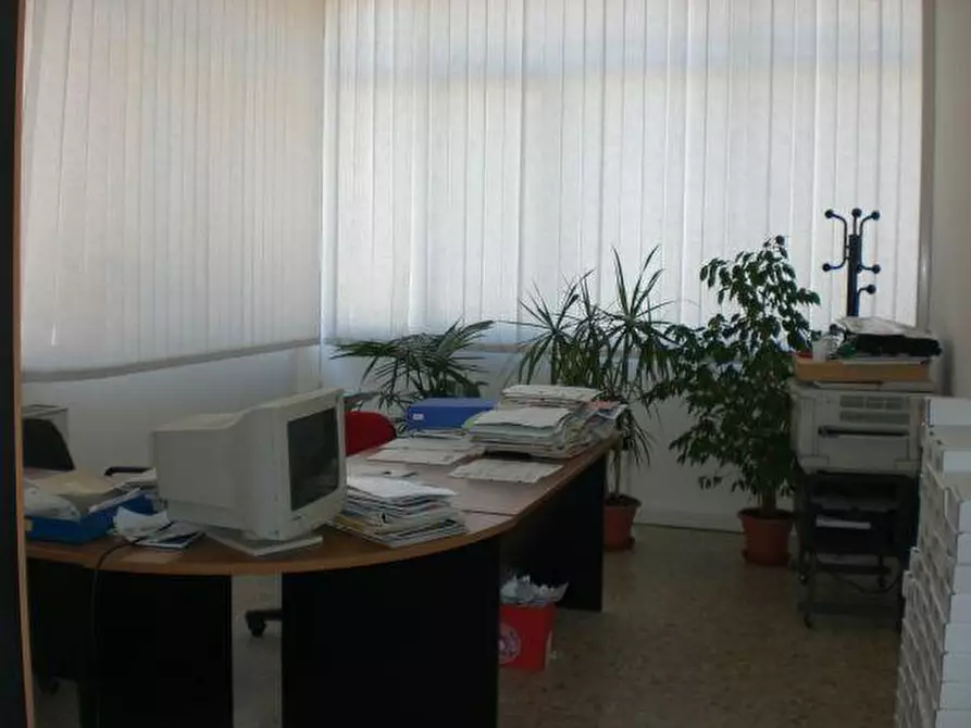 Immagine 7 di Locale commerciale in vendita  in VIA DEL COMMERCIO a Ancona