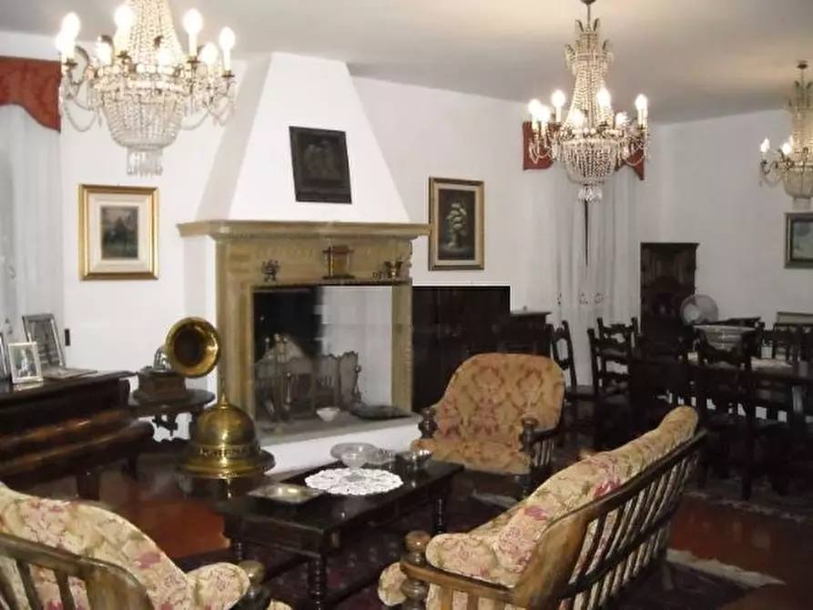 Immagine 17 di Villa in vendita  in VIA chiaravallese a Osimo