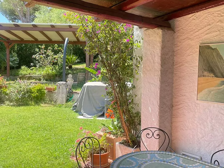Immagine 11 di Villa in vendita  in Via del Taunus 33 a Ancona