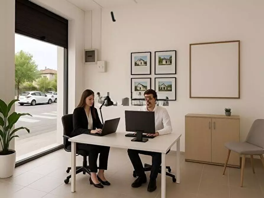 Immagine 1 di Locale commerciale in affitto  in Via Piave a Ancona