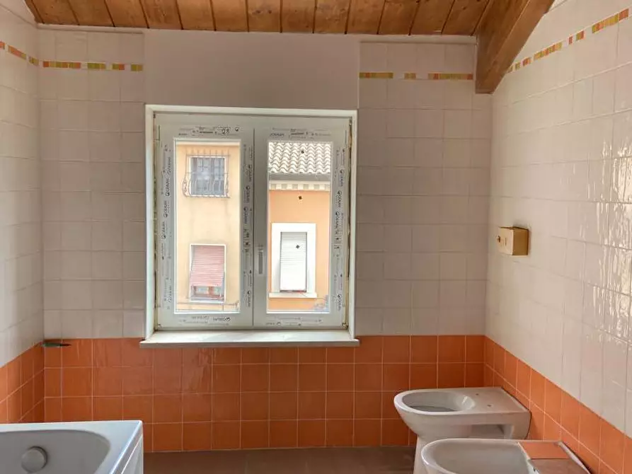 Immagine 7 di Bilocale in affitto  in via roncisvalle a Osimo