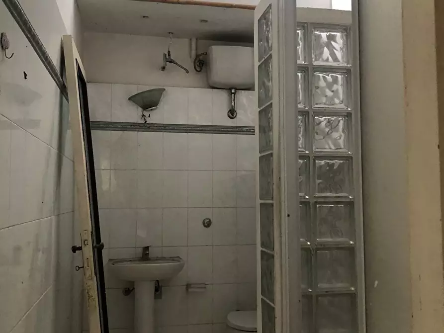 Immagine 4 di Bilocale in vendita  in Via Martiri della resistenza a Ancona